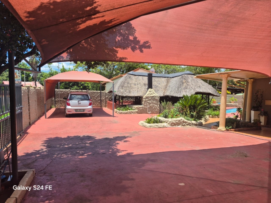 3 Bedroom Property for Sale in Geelhoutpark North West